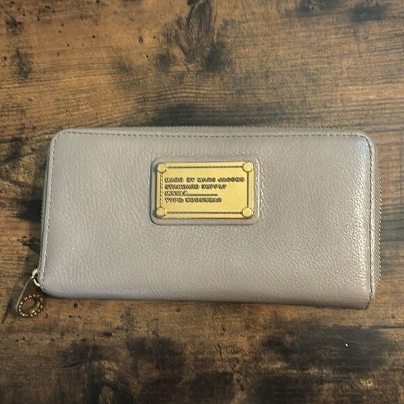 Marc by Marc Jacobs Leather Classic Q Zip Around Wallet in mushroom - Picture 1 of 9